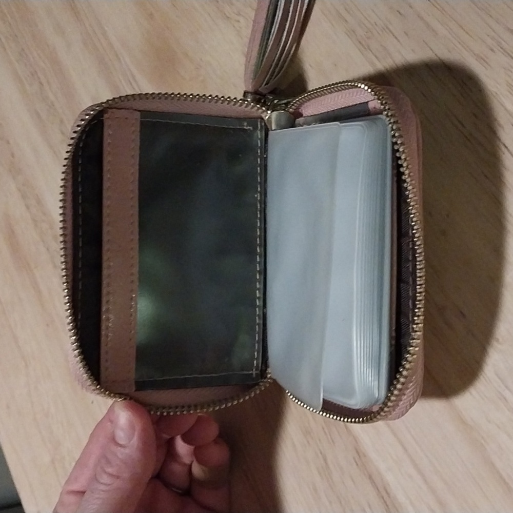 Pink Wallet With Tassel - Picture 2 of 3
